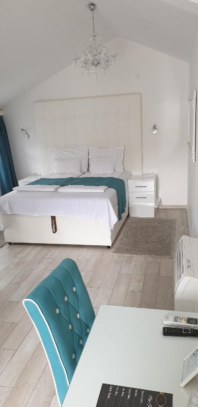 Superior Double Room image 4