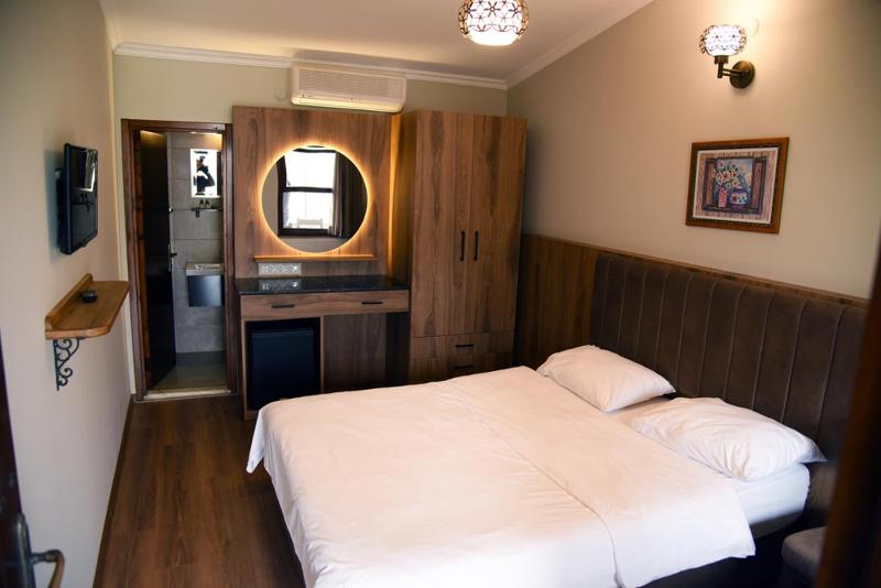 Double Room image 4