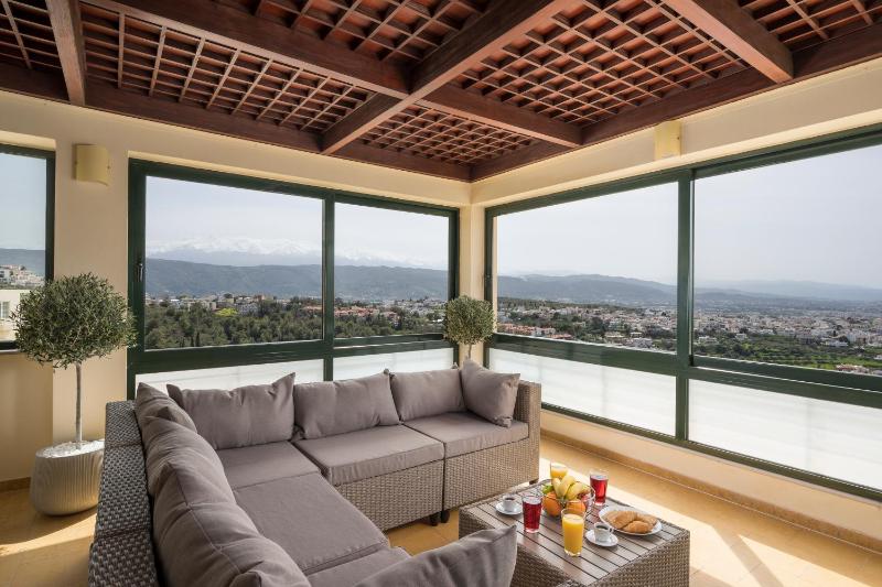 Villa City View - Heated Pool & Gym & Sauna - Majestic views - 5 min drive from center - image 11