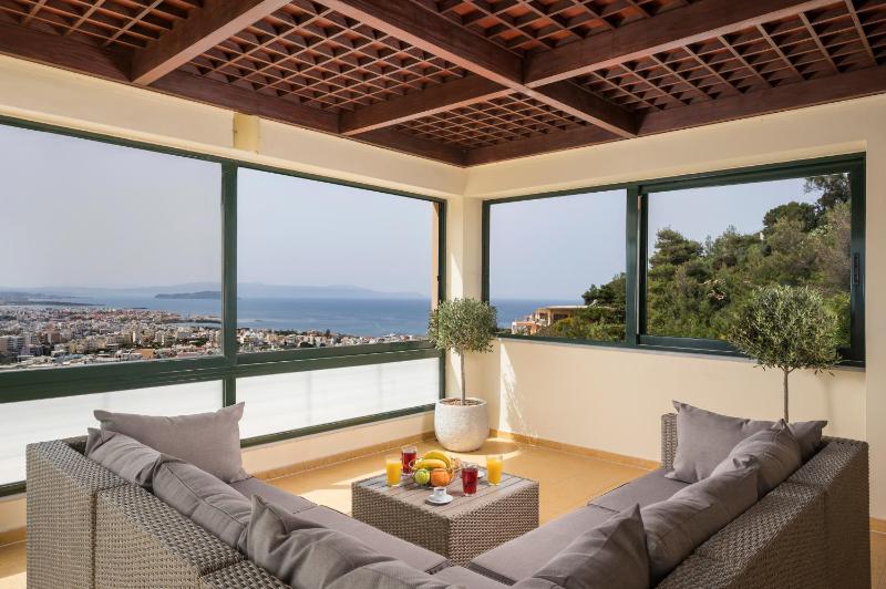 Villa City View - Heated Pool & Gym & Sauna - Majestic views - 5 min drive from center - image 44