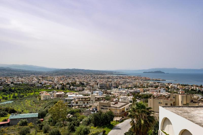 Villa City View - Heated Pool & Gym & Sauna - Majestic views - 5 min drive from center - image 26