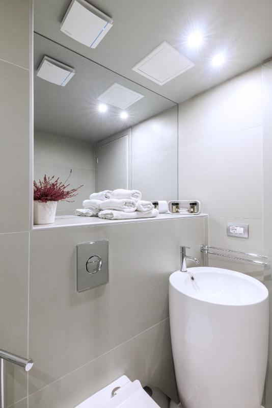 Triple Room with View image 3