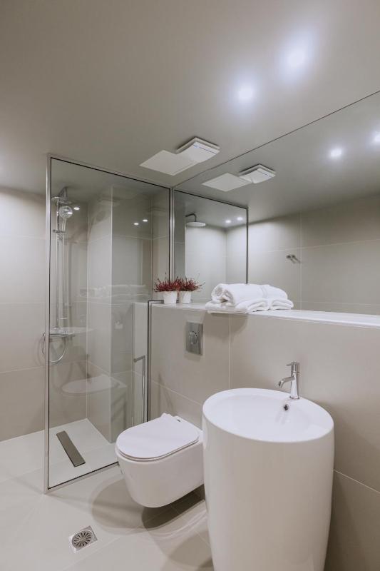 Triple Room with View image 4