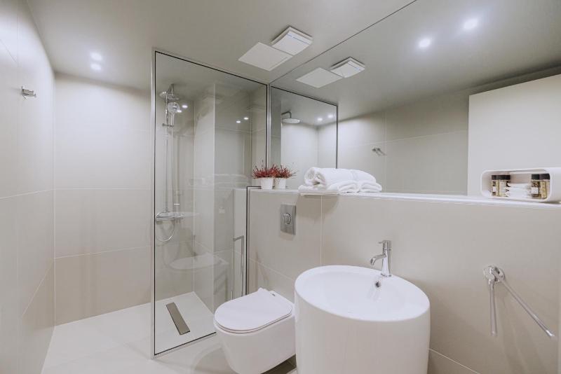 Triple Room with View image 2