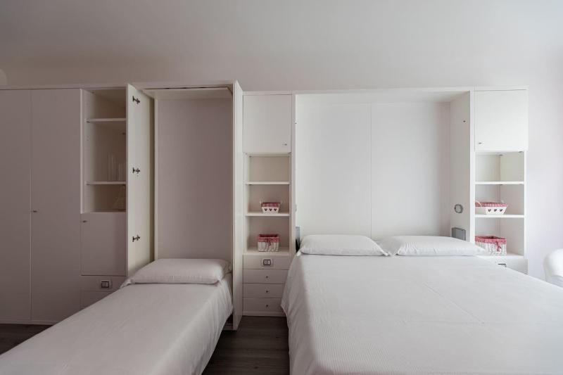 One-Bedroom Apartment image 4