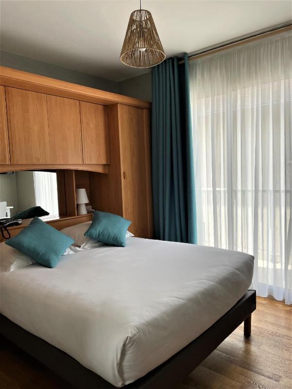Standard Double Room image 1