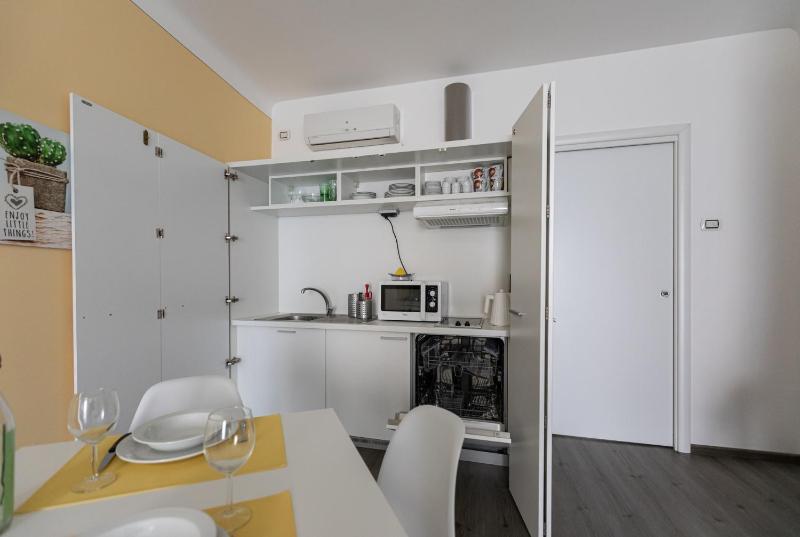 One-Bedroom Apartment - Second Floor image 4