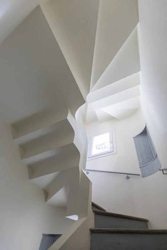 One-Bedroom Apartment image 2