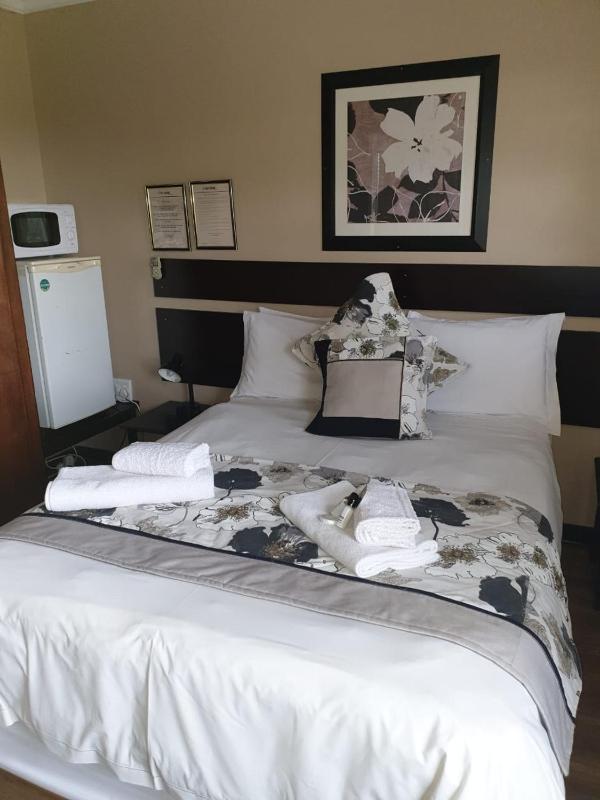 Tsessebe Guesthouse - image 10