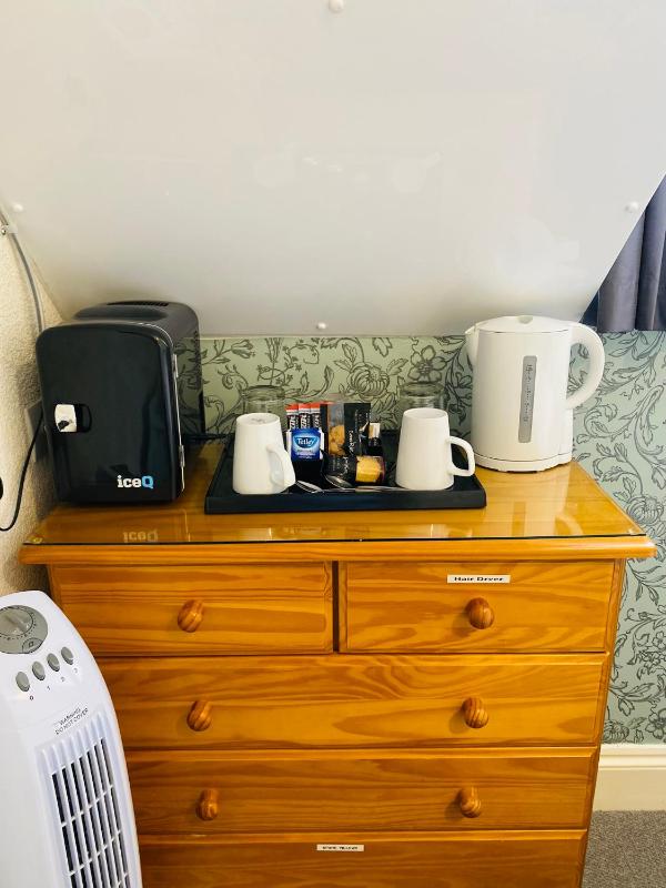 Budget Double Room image 4