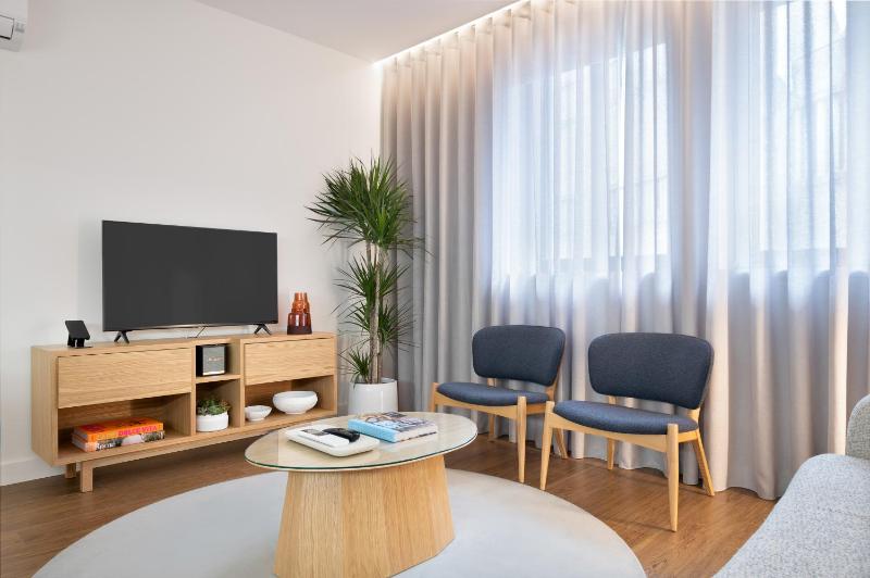 Catarina Serviced Apartments by HostWise - image 37