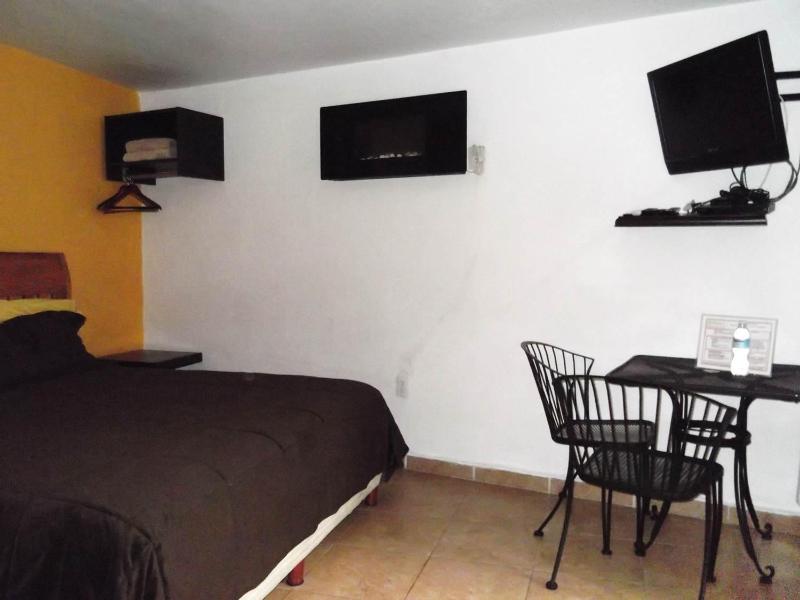 Standard Double or Twin Room image 1