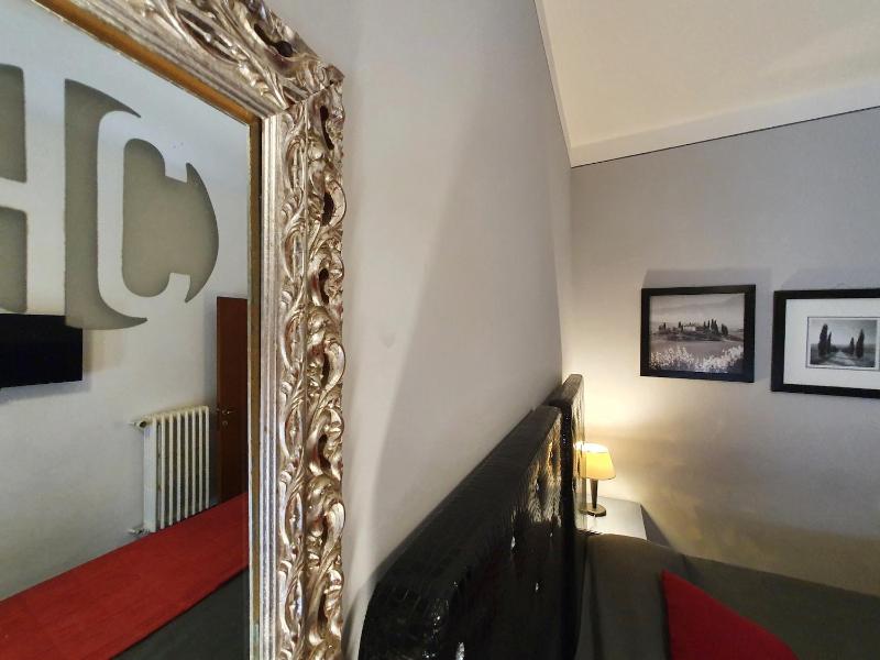 Standard Twin Room image 3