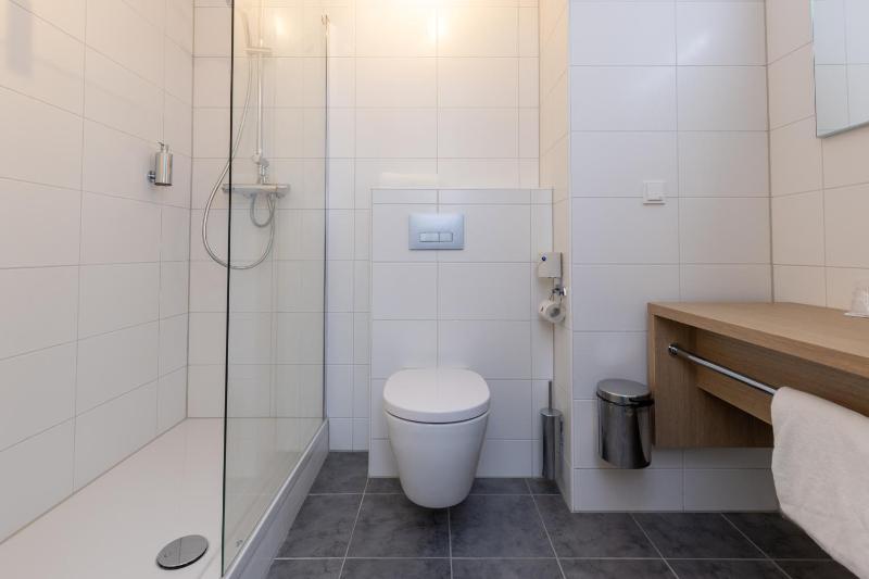 Small Double Room image 1