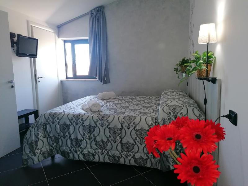 Deluxe Room image 3