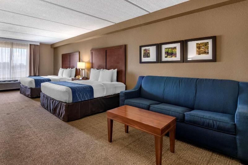 Queen Suite with Sofa Bed - Non-Smoking image 1