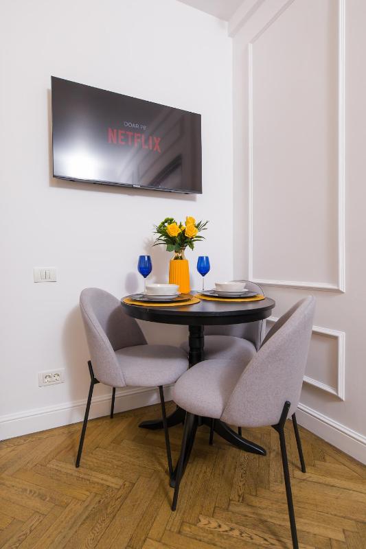 Bucharest Central Apartment Inter - image 10