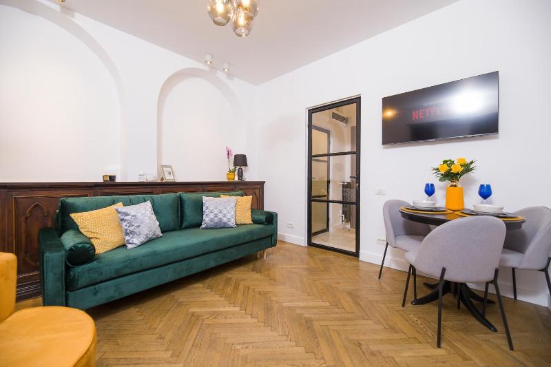 Bucharest Central Apartment Inter - image 7