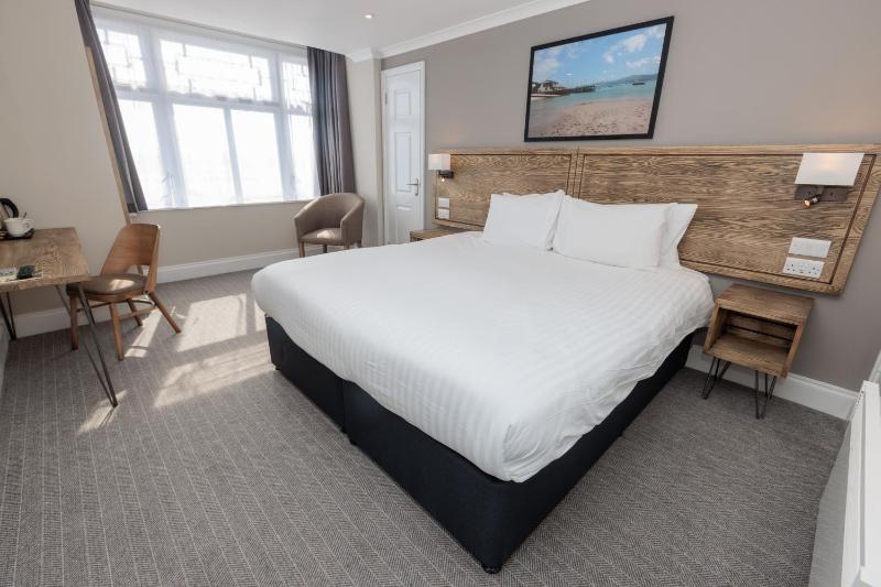 Small Double Room image 2