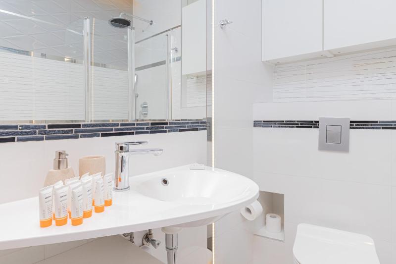 Batorego 7 Gdynia Premium Apartments with Parking by Noclegi Renters - image 33