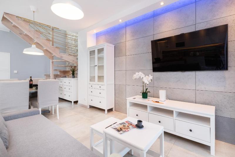 Batorego 7 Gdynia Premium Apartments with Parking by Noclegi Renters - image 12
