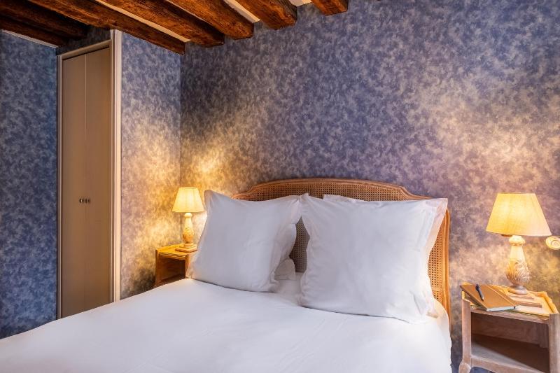 Standard Double Room image 4