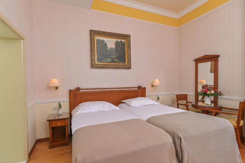 Hotel Continental - image 10