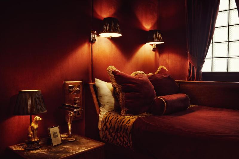 Double Room Cabin image 3