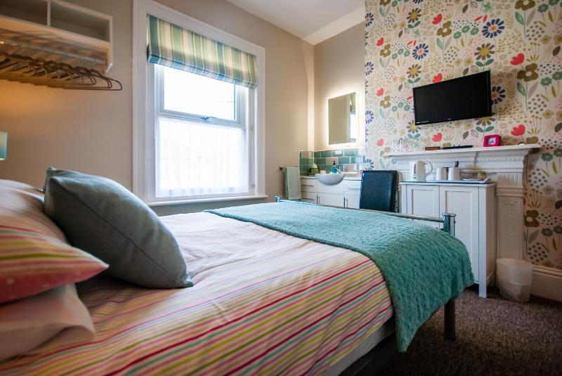 Small Double Room image 1