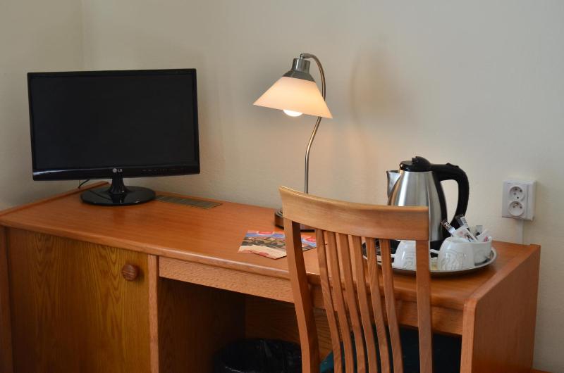 Twin Room (1-2 Adults) image 3