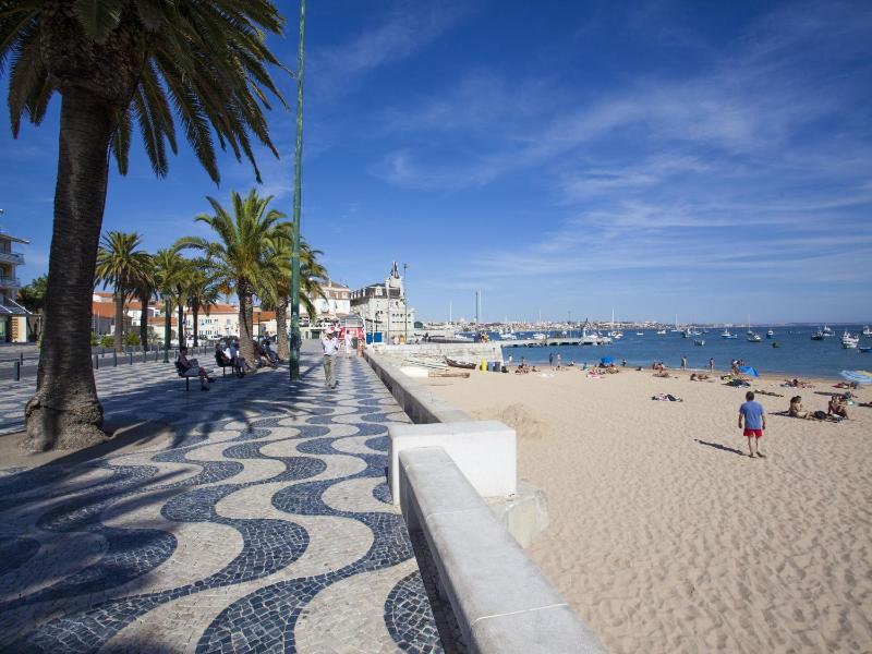 Ribeira Beach Apartment in Cascais - image 3