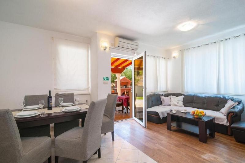 Apartment Irena - image 13