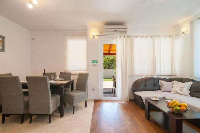Apartment Irena - image 5
