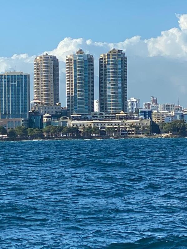 Luxurious 2BDR condo located in Prestigious Tower. - image 15