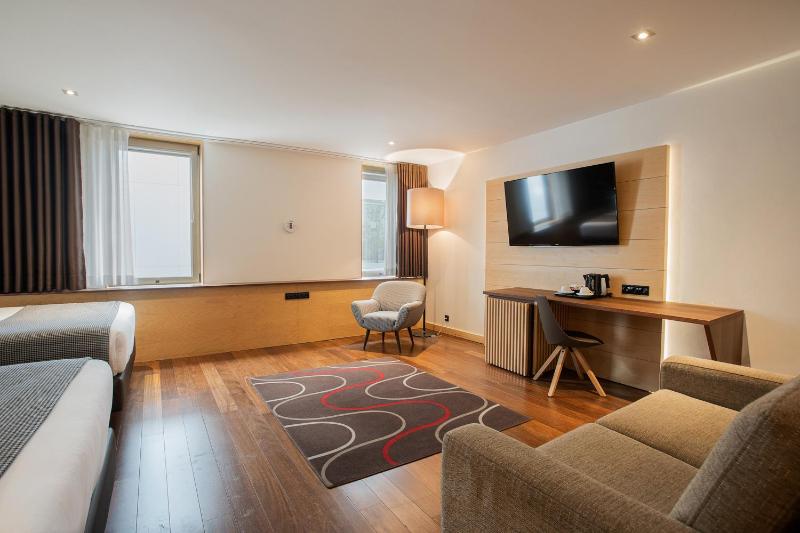 Comfort Twin Plus (3 Adults) image 3