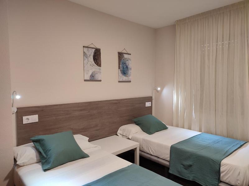 Standard Double or Twin Room image 2