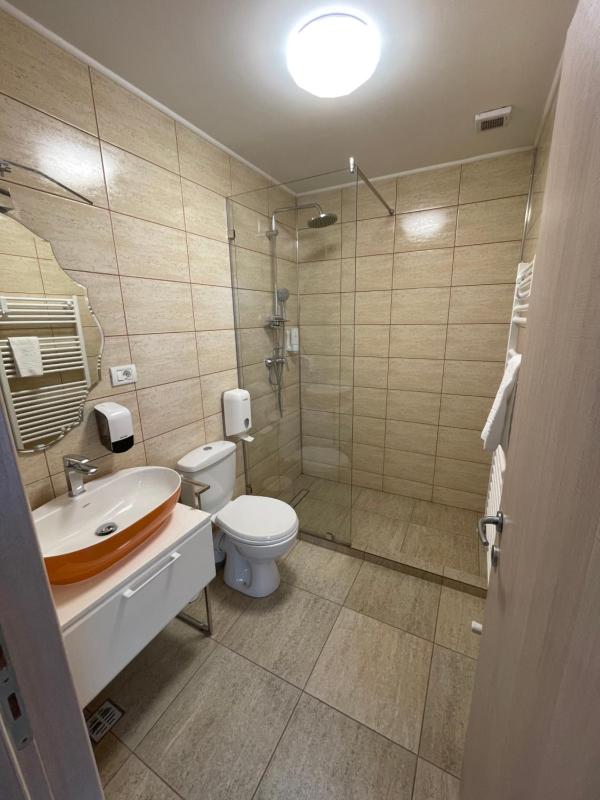 Double or Twin Room with Private Bathroom image 2
