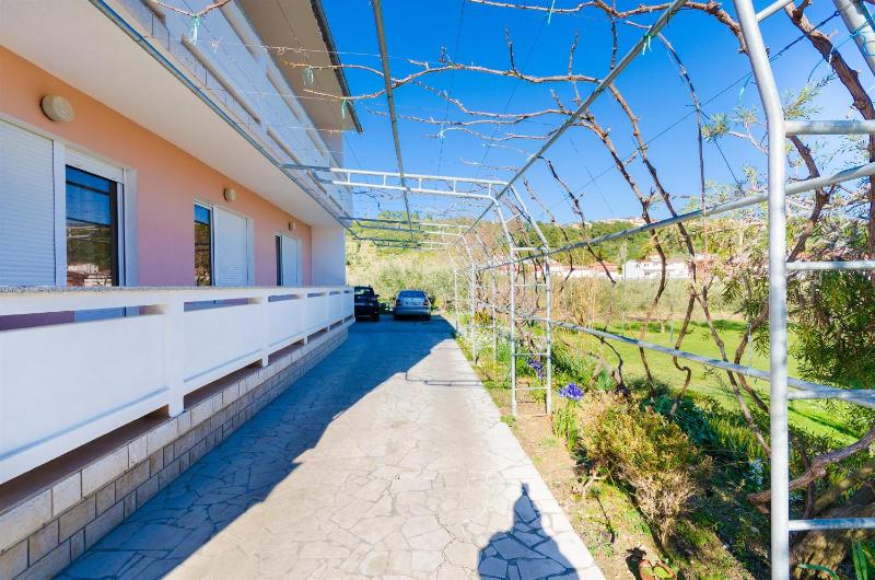 Apartments Rezika - image 9