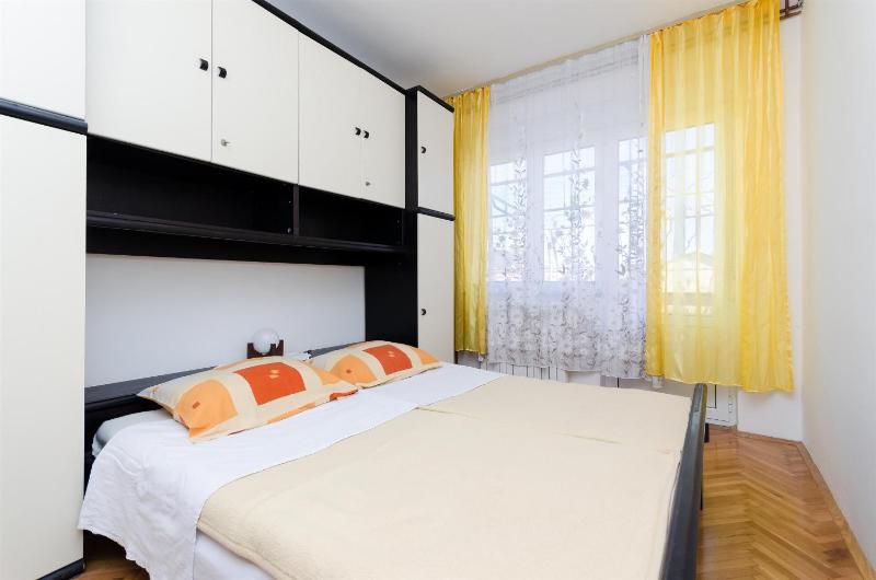 Apartments Rezika - image 8