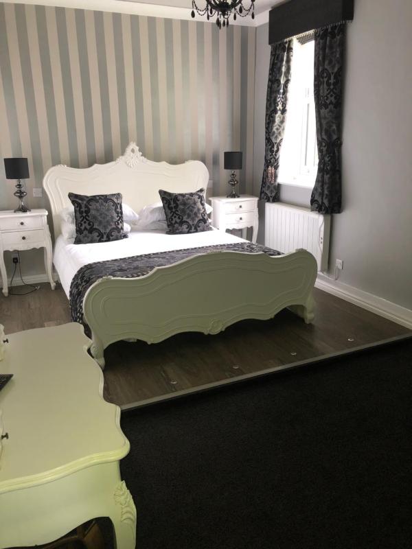 King Suite image 1
