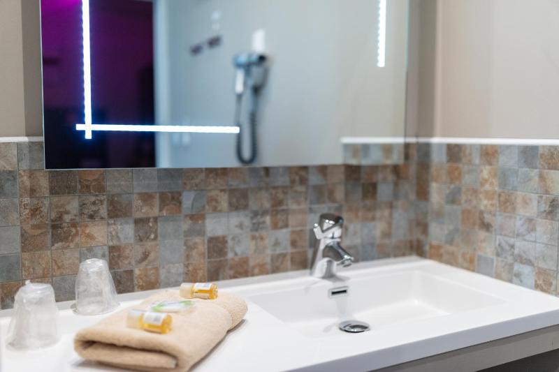 Romantic Double Room image 2