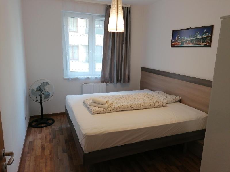 One-Bedroom Apartment image 4