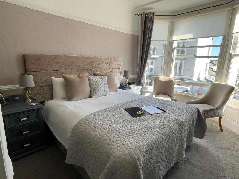 Deluxe Super-King-Size Room image 1