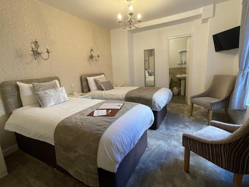 Twin Room image 1