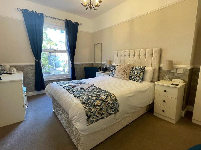 Superior Double Room image 1
