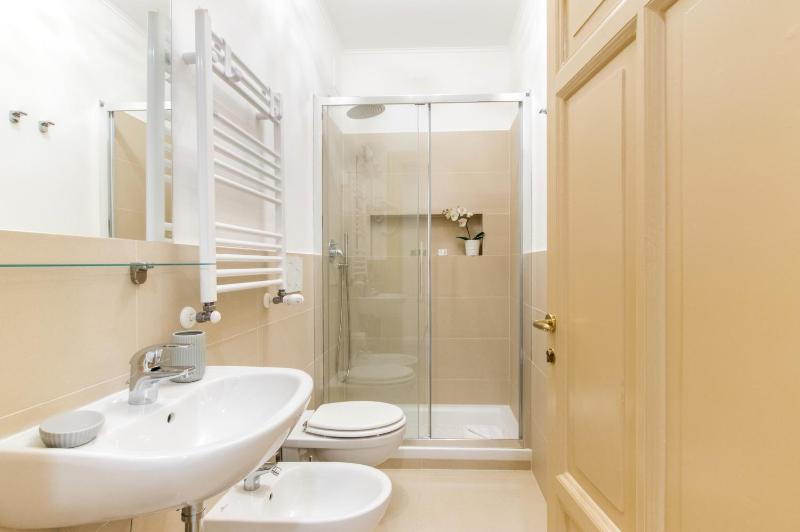 Deluxe Double or Twin Room image 2