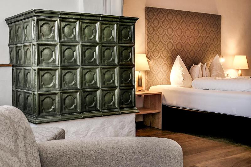 Junior Suite with Balcony image 2