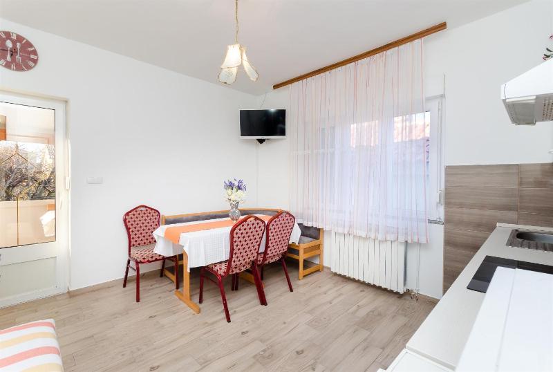Apartments Rezika - image 34