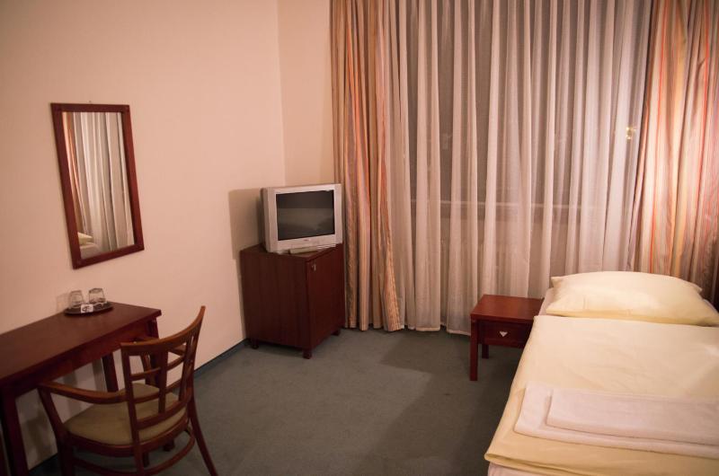 Single Room image 3