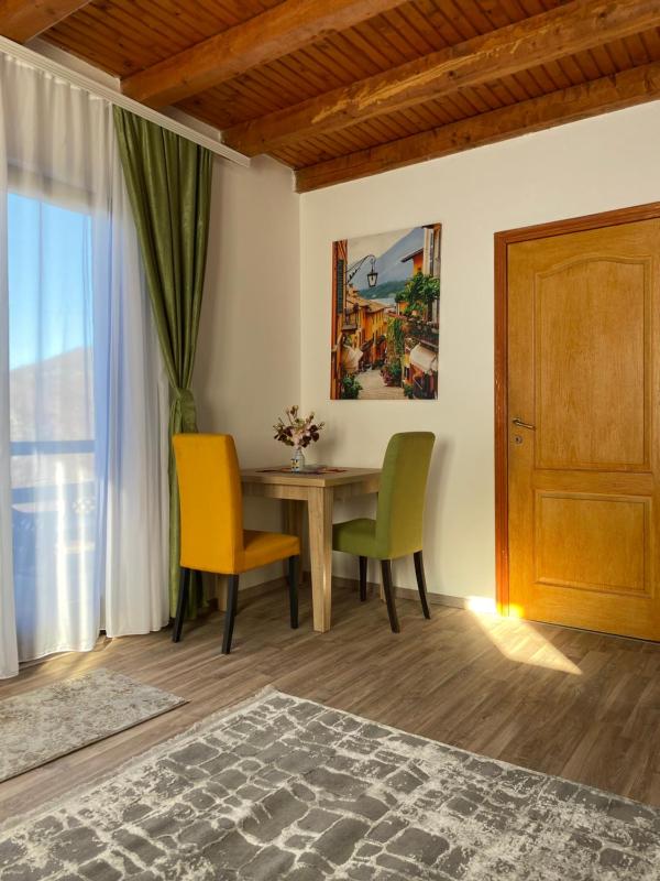 One-Bedroom Apartment image 4